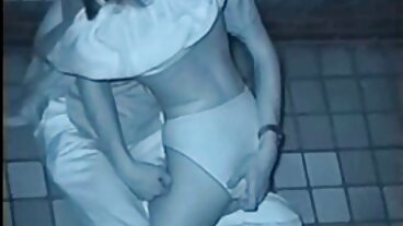 Action de seins de taille moyenne avec la superbe Sasha Stone de Tug film gay amateur gratuit Pass