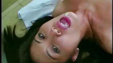 Perfect Body smut avec la jolie film porno amateur lesbienne Cassie Del Isla et Emylia Argan de SexArt