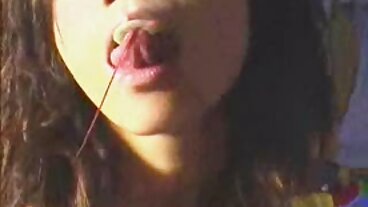 Foot Licking sexe film x amateur streaming gratuit avec la jolie Casey de SexArt