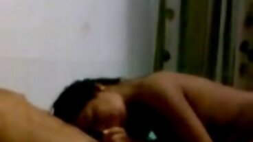 Vidéo éjaculation avec la sexy Darcy Tyler de Smut Puppet film porno gratuit amateur
