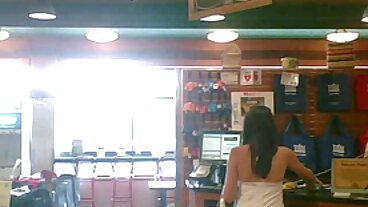 Scène film sexe amateur francais de longues jambes avec la cornée Emily Willis de Throated