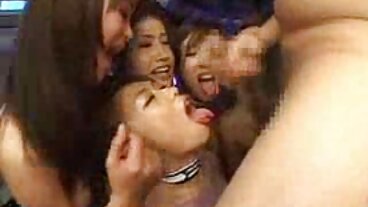 Scène film x amateur en streaming huilée avec la jolie Kamren Kelly de Tug Pass