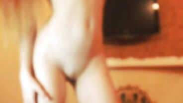Porno allongé en levrette avec porno amateur streaming la cornée Angelina de 18 VideoZ