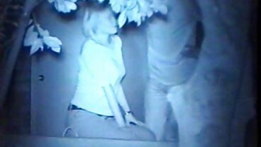 On The Sofa baise avec video x amateur streaming la séduisante Dixie Lynn de Nympho